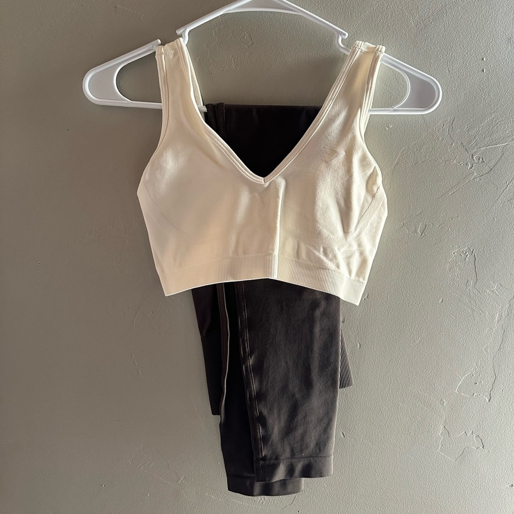 GymShark Cream Sports Bra w/ Olive Green seamless leggings